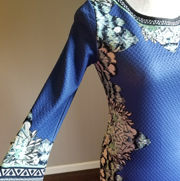 Beautiful multicolored long sleeved dress - Picture 3 of 8